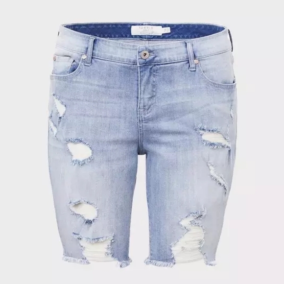 Torrid Boyfriend  Vintage Stret Denim Distructed Bermuda Shorts 18 - Picture 3 of 15